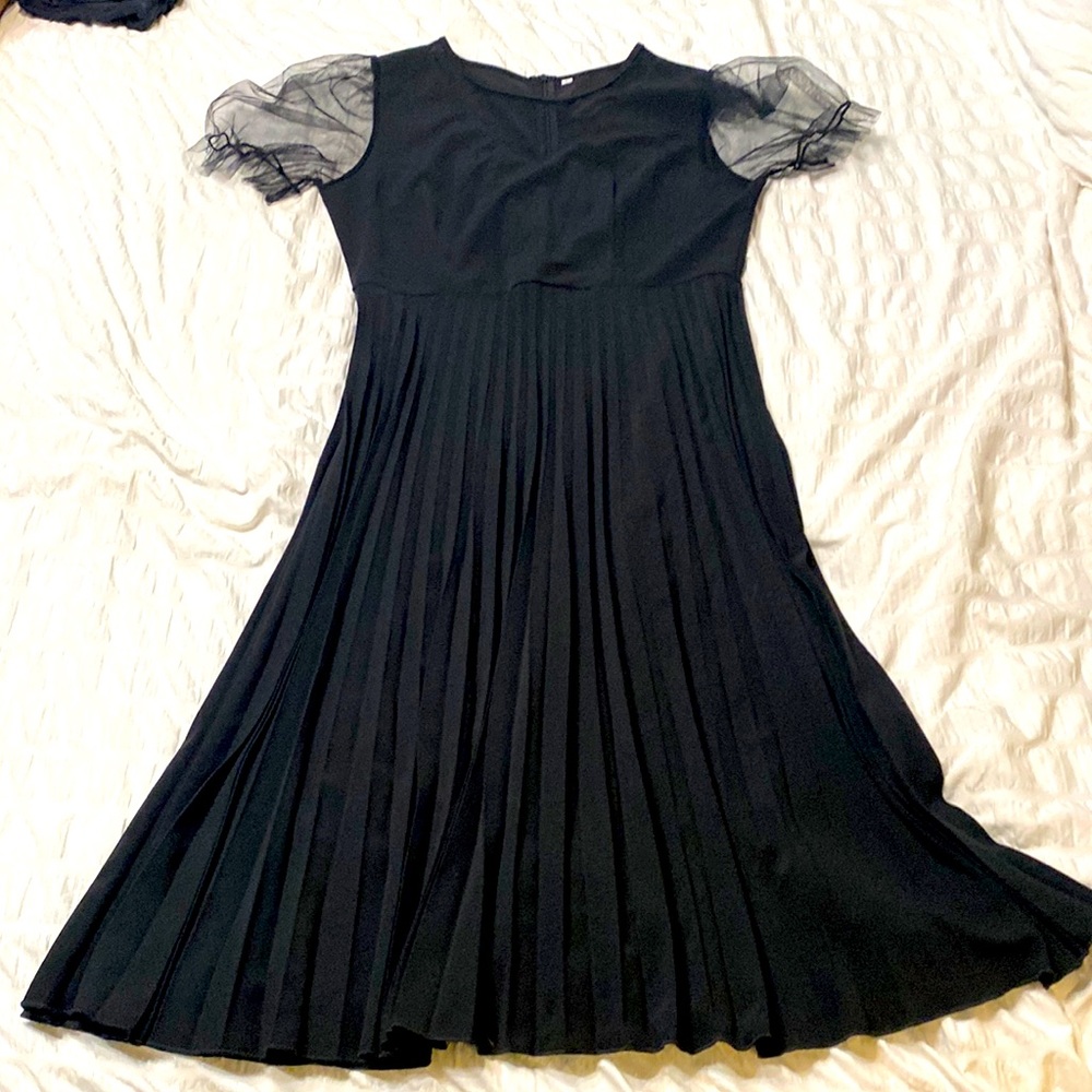 Black fun Laced Pleated Dress